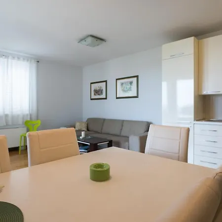 Lila1 Apartment